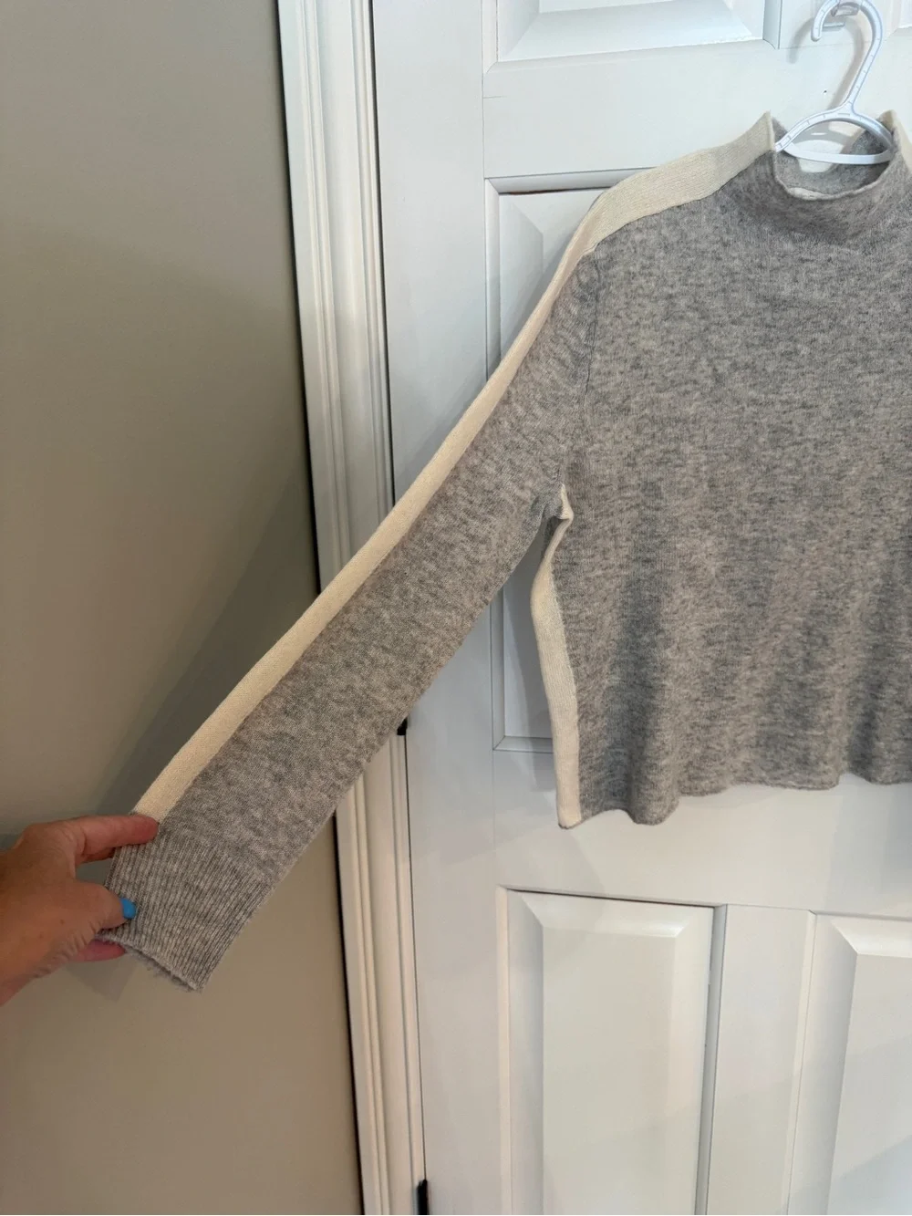 Vineyard Vines 100% Cashmere Gray Mock Neck Colorblock Sweater M 25595
